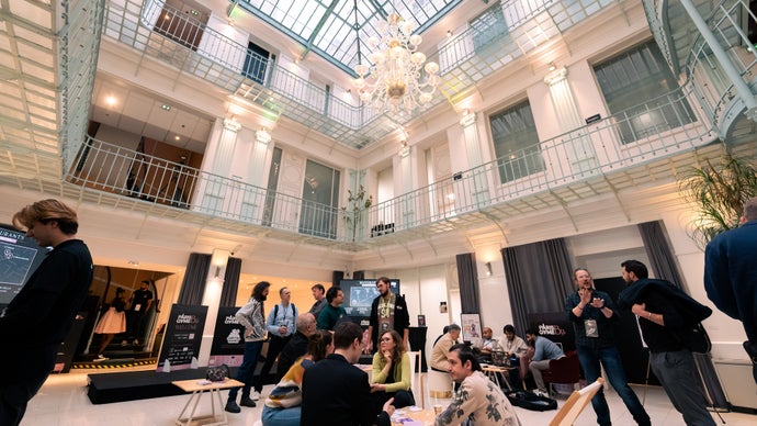 O Paris Games Biz reuniu desenvolvedores, publishers e investidores em meio à turbulência da indústria e tensões locais, mas o clima não era de derrota. Era de otimismo cauteloso, impulsionado por financiamento público, estúdios menores e pela recusa em deixar a lógica corporativa apagar a ambição criativa.

A mensagem é clara: o desenvolvimento de jogos não sobrevive com fechamentos motivados por lucro e instabilidade constante. Os indies franceses mostram que jogos feitos com cuidado, apoio público e bem-estar dos desenvolvedores importam mais do que o capitalismo agressivo.