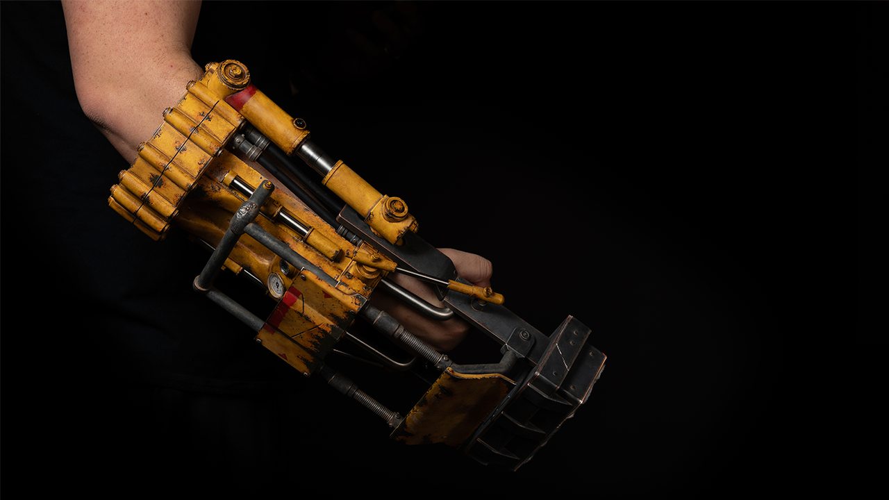 Os fãs de Fallout acabam de ganhar o colecionável do ano. A réplica oficial em escala 1:1 do Power Fist foi revelada, fiel a cada detalhe brutal e pneumático do clássico do wasteland. Com 4,6 libras e 17 polegadas de comprimento, ela é forjada em PVC, ABS e ligas premium, e ainda dispara os efeitos sonoros do jogo para você anunciar sua presença do jeito tradicional.

E o timing não poderia ser melhor. Com Fallout 5 e a terceira temporada da série no Prime Video a caminho, a febre pelo universo pós-apocalíptico só cresce, e essa réplica é a peça central que qualquer coleção merece. Seja você um sobrevivente de longa data ou alguém que chegou pela série, ela transforma uma estante em um monumento. Garanta a sua na Amazon e na PlayAsia antes que o estoque acabe.