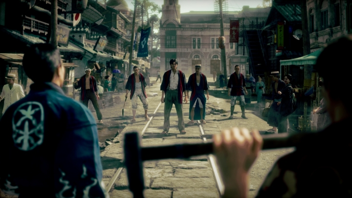 A Ryu Ga Gotoku Studio está apostando alto em Stranger Than Heaven, uma nova IP ousada que troca o combate tradicional de Like a Dragon por um esquema de controle membro a membro. Cada botão comanda um braço ou uma perna, e as defesas direcionais prometem duelos intensos e técnicos.

Mas o risco é enorme. Uma demo de pré-lançamento na Gamescom 2026 mostrou problemas de câmera, inimigos resistentes demais e brigas em grupo sem lock-on, transformando a inovação em um fardo em vez de diversão. As escalações polêmicas de Tupac e Snoop Dogg também esfriaram a empolgação dos fãs mais antigos.

Com a RGG também desenvolvendo Virtua Fighter, a ambição criativa do estúdio é inegável. Mas esse é um lembrete de que ultrapassar limites exige respeito aos desenvolvedores e jogadores que dão vida a esses mundos.