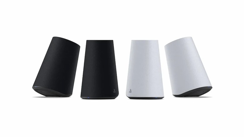 Depois de quase um ano de espera, a Sony finalmente vai lançar as caixas de som desktop Pulse Elevate para PlayStation. Com preço de US$ 220, elas chegam em 12 de novembro e a pré-venda abre em 1º de setembro na PlayStation Direct e em outras lojas. Estarão disponíveis nas cores branca e Midnight Black para combinar com o restante dos acessórios do PS5.

O destaque fica por conta dos drivers de magneto planar, que prometem reproduzir o áudio com precisão em todo o espectro sonoro, além de woofers dedicados e microfone com supressão de ruído. As caixas suportam Tempest 3D AudioTech para som espacial e conexão PlayStation Link de baixa latência, mas também funcionam via Bluetooth com multiponto em PS5, Portal, PC e Mac. É uma opção interessante para quem quer elevar a imersão nos jogos sem abrir mão de um setup versátil.