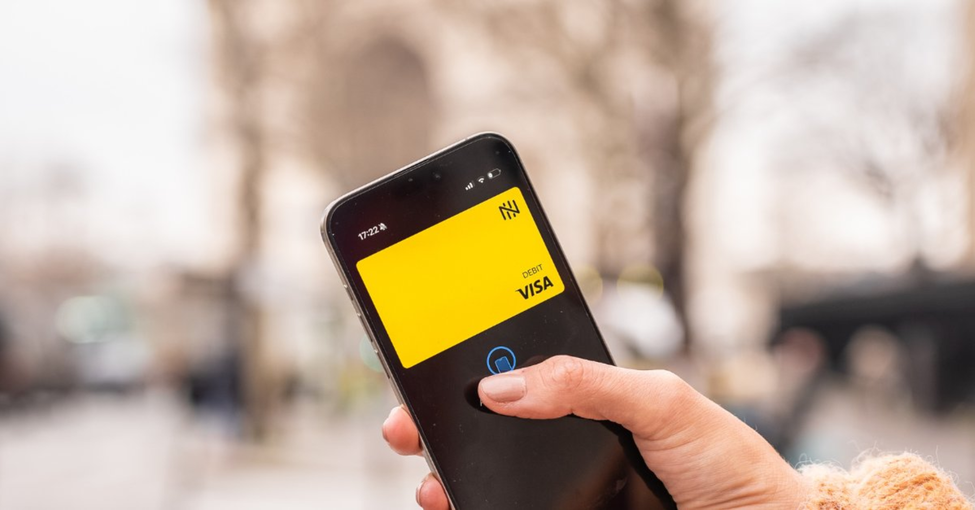 A Nomad, fintech que permite manter dólares e euros em uma conta global, acaba de lançar uma campanha por tempo limitado com o Azul Fidelidade. Abra a sua conta, faça a primeira conversão de no mínimo R$ 500 e garanta até 30 mil pontos Azul.

A bonificação varia conforme a sua categoria no Azul e a assinatura do Clube Azul, então participantes Diamante Unique com o clube chegam aos 30 mil pontos, enquanto passageiros de entrada ainda levam uma recompensa bem interessante. Faça o cadastro pelo link parceiro e use o código TWUSX2GB7T.

Corre que o prazo é curto: a oferta vale só até segunda-feira, 21 de setembro, e os pontos caem na sua conta Azul em até 30 dias úteis. Se você esperava um motivo para abrir uma conta global, esse é um baita motivo.