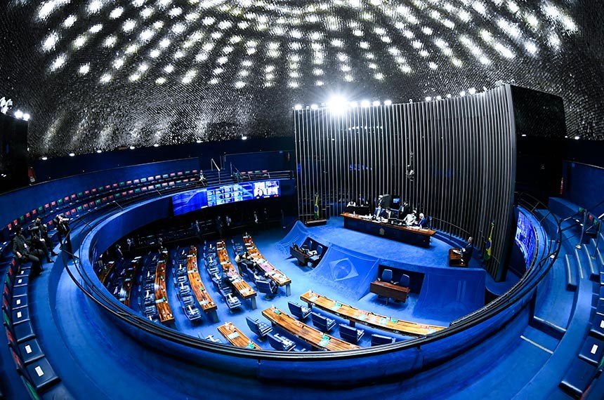 Nova pesquisa Quaest mostra o que eleitores brasileiros realmente querem dos próximos senadores: 31% dizem que trazer recursos e obras para o estado é a prioridade número um. Esse desejo por resultados concretos supera a agenda de conflito institucional da extrema direita.

A indicação de Lula aparece em segundo lugar, com 15%, e o fim da escala 6x1 é decisivo para 22% dos jovens eleitores. A bênção de Bolsonaro? Apenas 8%. Com 54 cadeiras em disputa e dois votos por eleitor, o campo progressista tem uma oportunidade clara de pautar a campanha com emprego, investimento público e direitos trabalhistas.