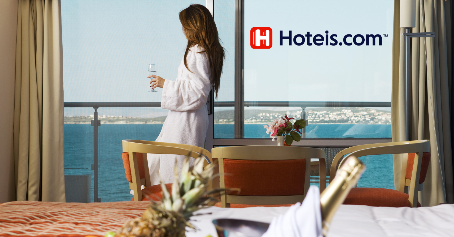 O Hoteis.com acaba de liberar uma oferta que promete agitar o setor de viagens: até 60% de desconto em hospedagens no Brasil e em diversos destinos pelo mundo, com parcelamento em até 12x sem juros.

Entre as sugestões estão o cinco estrelas Royal Central Hotel and Resort, na Palm Jumeirah em Dubai, o SuMa Recoleta em Buenos Aires, o The Penguin Hotel na Ocean Drive em Miami Beach, além de opções brasileiras como o Porto Alto em Ipojuca e o Manaira Hotel em João Pessoa.

Para economizar ainda mais, o cupom exclusivo HOTEISPP6 garante 6% de desconto adicional nas reservas, válido para hospedagens até 31 de dezembro de 2026. Vale sempre comparar os preços do site e do aplicativo para garantir a melhor condição.