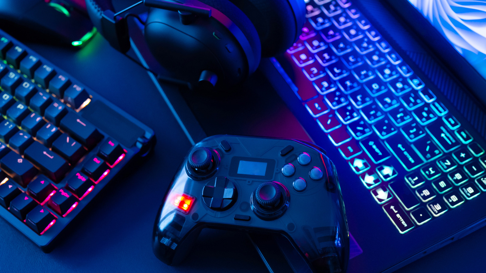 Jogos modernos podem ficar muito maiores do que o tamanho de instalação mostrado na loja, e desinstalá-los nem sempre limpa tudo. Patches de lançamento, DLCs, pacotes de idiomas, caches de shader, clipes de troféus e arquivos de save esquecidos se acumulam e deixam o seu armazenamento sufocado.

O Engadget mostra onde esses dados ocultos ficam e como recuperar espaço, de pastas de cache do Steam a configurações de vídeos de troféus no PS5. É um lembrete de que as publishers estão empurrando cada vez mais peso extra para os jogadores enquanto o preço do armazenamento continua alto.