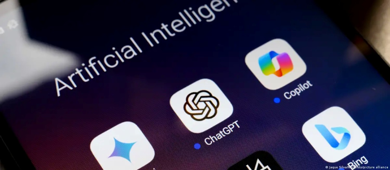Um estudo encomendado pela OpenAI projeta que a inteligência artificial pode injetar quase R$ 1 trilhão na economia brasileira entre 2027 e 2030. O valor equivale a cerca de 7,6% do PIB esperado para 2026, impulsionado por ganhos de produtividade dos trabalhadores e pelo uso mais eficiente de máquinas, equipamentos e infraestrutura.

As indústrias de transformação lideram o impacto estimado, com R$ 264 bilhões, seguidas por serviços e comércio. O relatório alerta que os ganhos virão gradualmente e dependerão da adoção das ferramentas por empresas, trabalhadores e governos. Também destaca que a maioria das ocupações não deve desaparecer: a IA vai reorganizar tarefas e aumentar a produtividade.