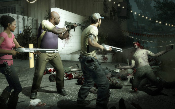 Um ex-escritor da Valve revelou que a desenvolvedora forjou um vazamento do trailer de Left 4 Dead 2 em 2009 para escapar de uma proibicao do ESRB por causa da violencia, do sangue e dos palavroes do jogo. A Valve ja havia entrado em conflito com a classificacao indicativa por causa de uma imagem promocional, entao, em vez de enviar o trailer para aprovacao, espalhou o material online como se fosse um vazamento nao oficial.

O video acabou virando a cinematica de abertura do jogo, que recebeu classificacao M em vez da muito mais restritiva Adults Only. A versao sem cortes so chegou a Alemanha em 2021, mais de uma decada depois do lancamento. Um pedaco incrivel da historia dos games que mostra que as melhores historias acontecem nos bastidores.