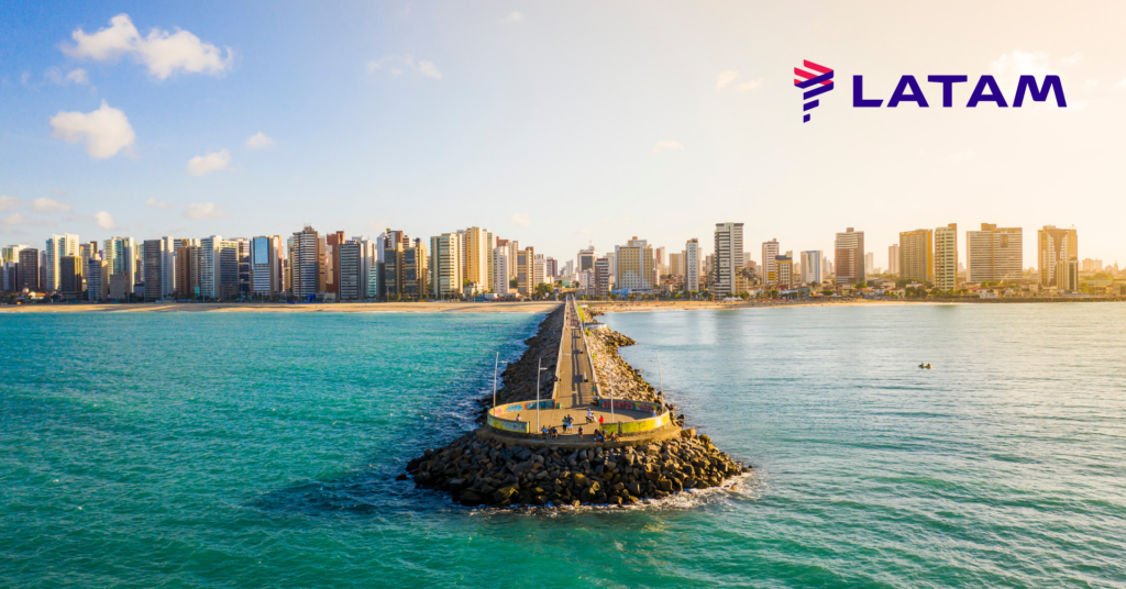 A LATAM entrou no clima do Dia do Cliente com uma oferta relâmpago de até 30% de desconto em passagens para destinos nacionais e internacionais, com trechos a partir de R$ 164,65 ou 4.476 milhas mais taxas.

A campanha inclui rotas como São Paulo a Uberlândia, Brasília a Belo Horizonte, São Paulo a Uberaba e Belém a Fortaleza, e o prazo é curto: a promoção termina às 23h59 de hoje.

Para quem está planejando uma viagem internacional, combinar a oferta com uma conta global ou um cartão multimoedas ajuda a reduzir as taxas de conversão e faz cada milha render mais. A compra é feita direto no site da companhia, onde dá para filtrar a busca por dinheiro ou por milhas.