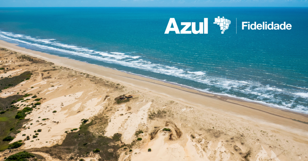 Quando o assunto é esticar seus pontos, a tabela de resgates da Azul está generosa. Viajantes atentos conseguem emitir trechos nacionais a partir de 7.200 pontos mais taxas leves, tornando uma escapada de fim de semana muito mais acessível.

Entre os destaques estão Teresina x Recife a partir de 7.200 pontos, São Paulo x Porto Alegre a partir de 8.000 pontos e o clássico São Paulo x Rio começando em 10.080 pontos para clientes Diamante. As taxas ficam entre R$ 35 e R$ 62, deixando o custo final bem amigável.

Quer turbinar ainda mais? O cartão Azul Itaú pode render até 40.000 pontos bônus na aprovação, além de acúmulo acelerado a cada dólar gasto. O céu está aberto.