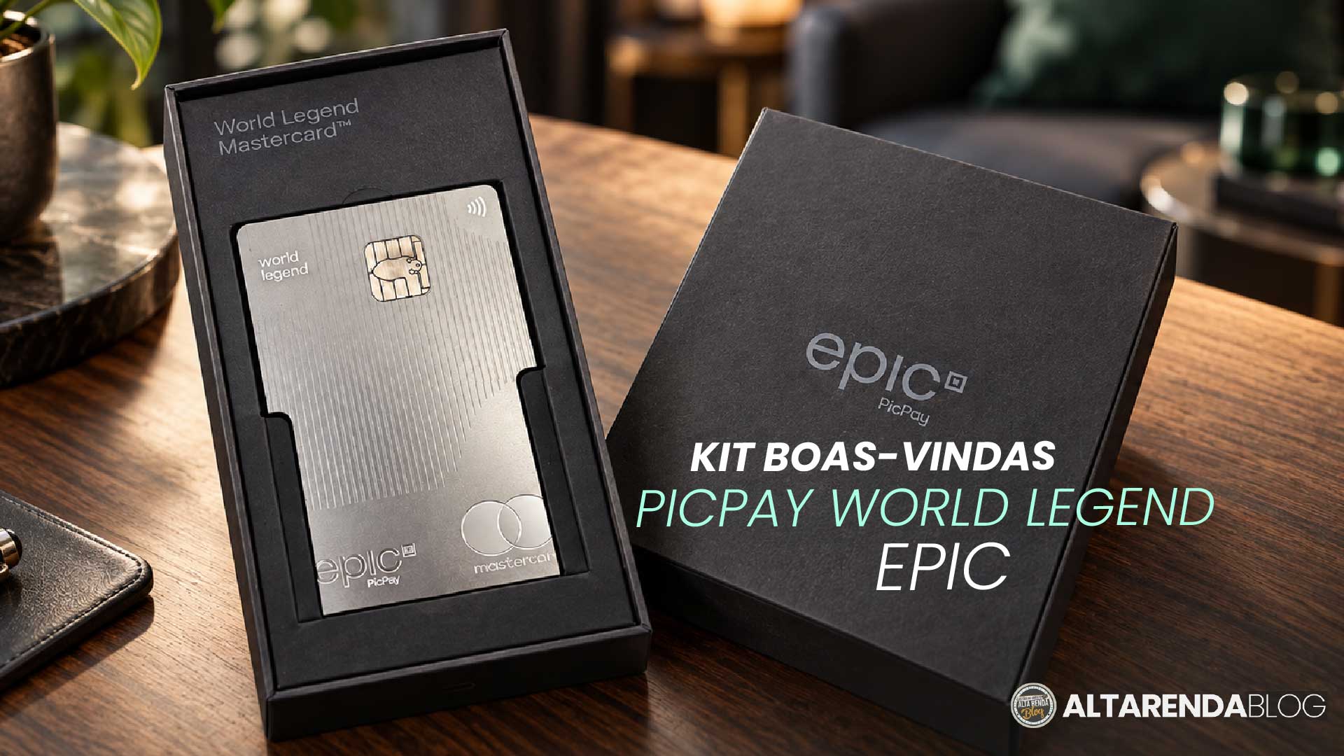 O PicPay começou a entregar o Epic World Legend Mastercard, um cartão de metal voltado para clientes com pelo menos R$ 1 milhão investidos na plataforma. Os primeiros convidados já estão recebendo o kit e compartilhando fotos da caixa preta e do cartão prateado com textura em linhas verticais.

A oferta promete até 4% de cashback em compras internacionais e 1,6% em compras nacionais elegíveis, com o valor rendendo 102% do CDI. O cartão também oferece acesso ilimitado a salas VIP via LoungeKey, 12 acessos gratuitos para acompanhantes por ano, o Taste of Priceless no Aeroporto de Guarulhos e concierge World Legend 24 horas pelo WhatsApp.

A mensalidade é grátis nos três primeiros meses e depois isenta para quem gasta R$ 40 mil no cartão ou mantém R$ 1 milhão investido. Fora desses critérios, custa R$ 350 por mês. O pacote ainda inclui Amazon Prime, consultas médicas online, seguro viagem de até US$ 1 milhão e parcelamento de compras internacionais em até três vezes sem juros.