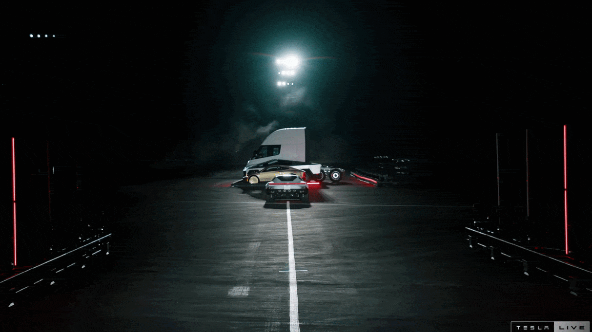 A Tesla acaba de revelar um novo Roadster que apaga a linha entre carro e nave espacial. O superesportivo elétrico tem dez saídas de ar e tanques de ar comprimido emprestados da SpaceX, permitindo flutuar, fazer manobras no ar e até grudar numa parede para dirigir de ponta-cabeça.

O protótipo foi mostrado em 2017 com preço de US$ 200 mil e entrega prometida para 2020, que nunca aconteceu. As reservas seguem abertas com depósito de US$ 50 mil, e a Tesla agora diz que o carro pode puxar até 2 Gs de sucção para ficar colado ao solo em alta velocidade.

É uma declaração ousada e quase absurda enquanto a Tesla volta seus olhos para robótica e IA autônoma. Mas com um Roadster de primeira geração já orbitando o Sol, o novo modelo lembra que a empresa ainda adora transformar o impossível em lançamento de produto.