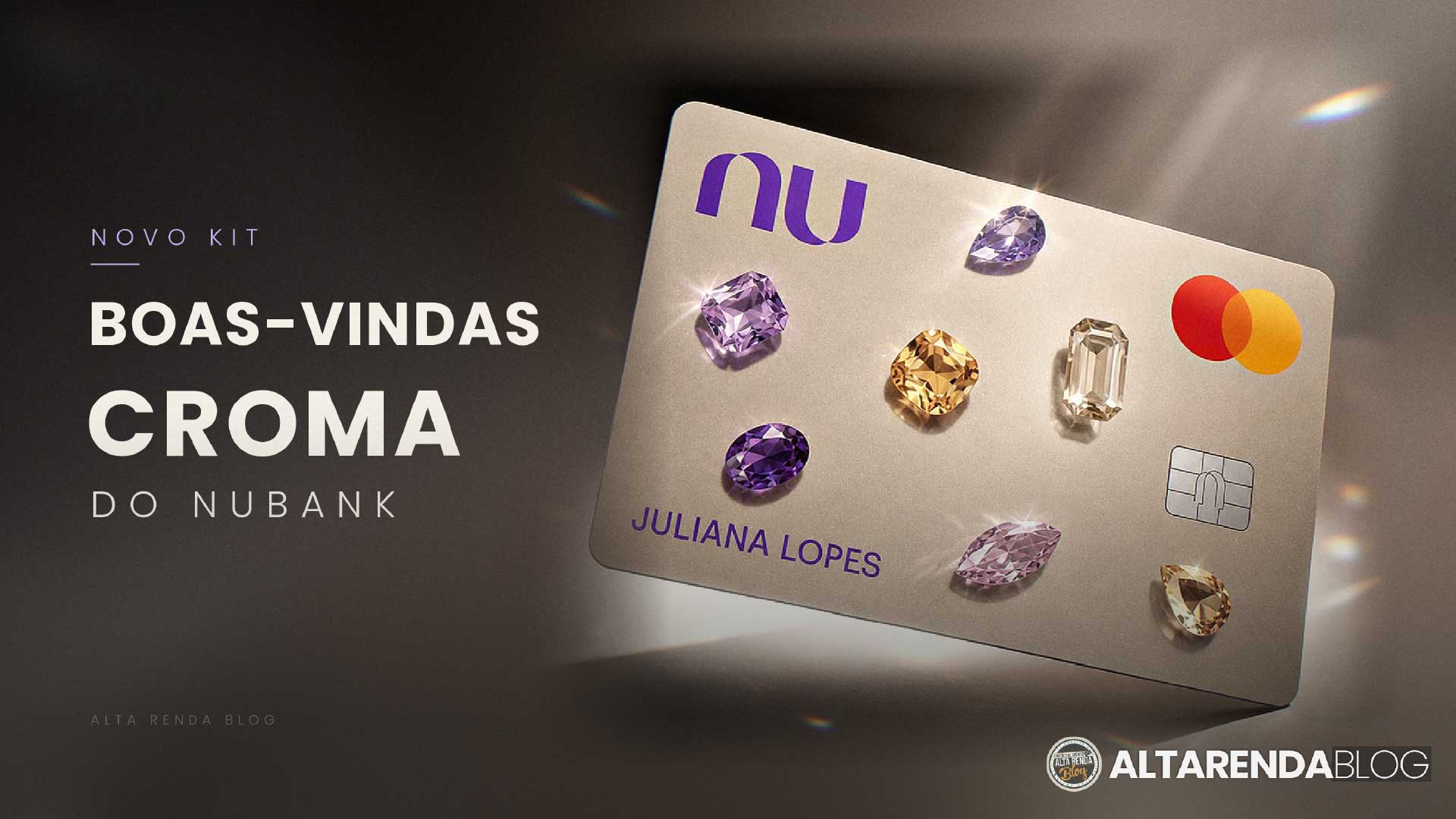O Nubank acaba de quebrar as próprias regras. O novo cartão Croma deixa de lado o roxo famoso e aposta em um acabamento cinza cromado, dentro de um envelope aveludado e com um unboxing discreto e minimalista, marcando uma nova identidade para um dos maiores bancos digitais do Brasil.

E não é só visual. O Croma devolve 0,8% de cashback em todas as compras no crédito e nada menos que 5% em 28 assinaturas digitais, ou ainda permite acumular pontos transferíveis para LATAM Pass, Smiles e Azul. A Caixinha Turbo rende 120% do CDI, com resgate imediato em até R$ 10 mil, transformando a reserva do dia a dia em um dinheiro que realmente trabalha.

O pacote ainda inclui HBO Max a partir de R$ 4,90 por mês, seis meses grátis de NuCel para novos clientes e tag de pedágio sem mensalidade. O porém: sem acesso gratuito a salas VIP, então quem prioriza conforto em aeroportos deve olhar as opções Black ou Infinite.