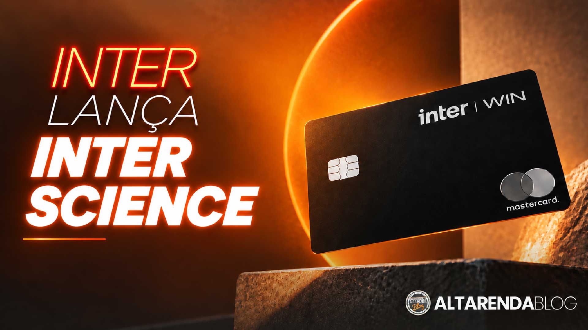 O Inter deu um passo ousado rumo ao futuro. O banco digital brasileiro apresentou o Inter Science, um novo laboratório de pesquisa aplicada que reúne mais de 20 pesquisadores e engenheiros para transformar tecnologias emergentes em soluções reais para milhões de clientes.

A iniciativa mergulha fundo em inteligência artificial com o CodeEvolve, projeto que usa grandes modelos de linguagem e agentes de IA para otimizar códigos, acelerar operações e reforçar a detecção de fraudes. No blockchain, o banco investiga provas de conhecimento zero, criptografia pós-quântica e interoperabilidade para construir uma infraestrutura financeira mais segura, privada e conectada.

Com parceiros como a UFMG, a Oxford Quantum Circuits e a AWS, é a ciência encontrando a estratégia em alta velocidade. O futuro do dinheiro está sendo escrito agora, e o Inter quer estar na frente.