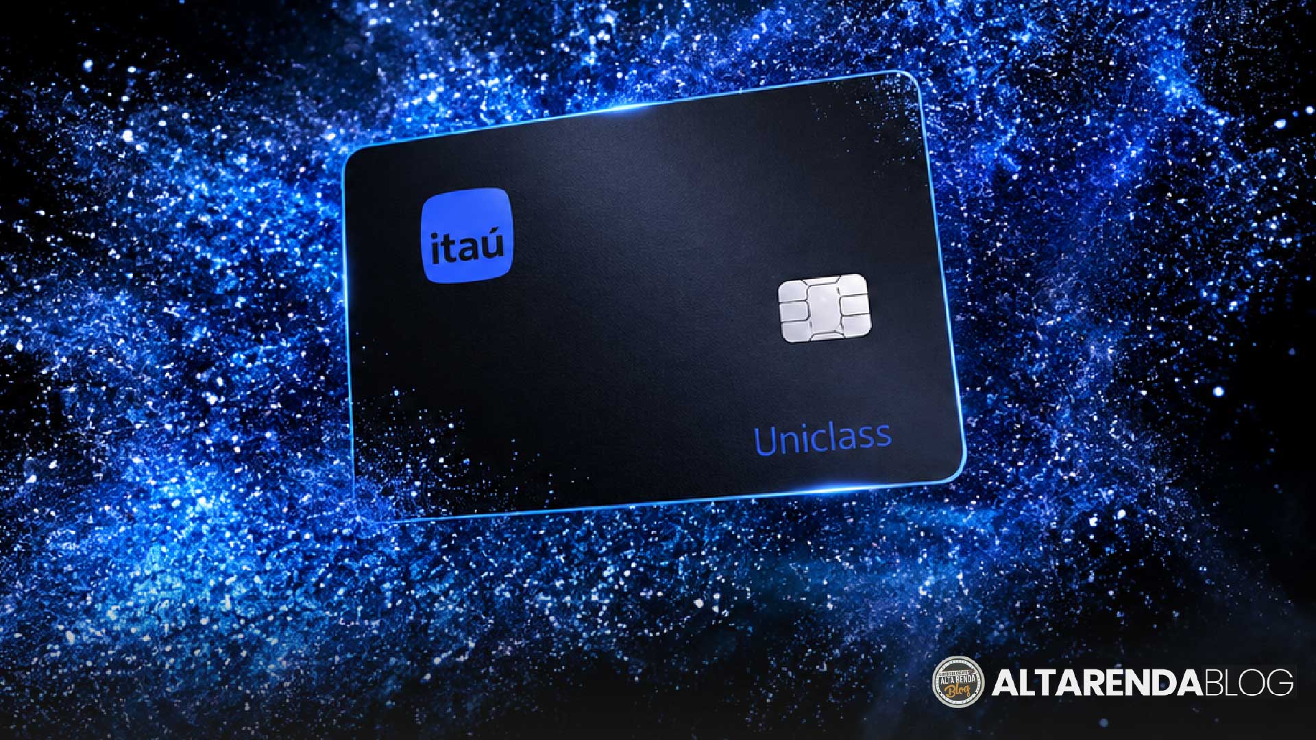 O Itau deu um upgrade e tanto no Uniclass Mastercard Black, e para quem e cliente Uniclass essa e uma das melhores mudancas do ano. Agora o cartao rende ate 2,5 pontos por dolar, garante 4 acessos por ano a mais de 1.400 salas VIP pelo mundo e mantem a sala Mastercard Black no Terminal 3 de Guarulhos.

O novo programa Black Pontos+ e simples: com fatura a partir de R$ 4 mil voce entra na faixa de 2,5 pontos, e nos demais casos ainda acumula 2 pontos por dolar. Sao tres caminhos para zerar a mensalidade de R$ 80, alem de 2 meses gratis para testar o cartao antes de decidir.

Pontos ou cashback? O Itau deixa voce escolher um dos dois, entao a decisao passa por transferir para programas aereos, abater a fatura ou comprar no Itau Shop.