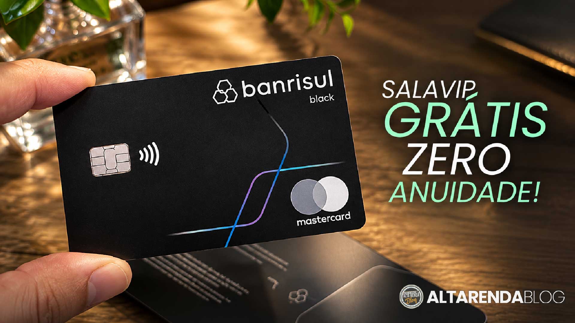 O Banrisul acaba de lançar uma campanha que transforma o sonho do cartão premium em realidade: até 12 meses de anuidade grátis para novos clientes aprovados em opções selecionadas Mastercard, incluindo o Black. A oferta é destinada a quem ainda não possui cartão de crédito Banrisul e pode ser solicitada na agência ou pelo aplicativo oficial do banco.

A versão Black acumula pontos em ritmo acelerado com 2,2 pontos por dólar gasto, quatro acessos gratuitos por ano à LoungeKey, entrada nas salas Mastercard Black do Terminal 3 de Guarulhos em voos internacionais e três cartões adicionais gratuitos. A isenção permanente da anuidade acontece a partir de 8.000 reais de gastos mensais.

Os pontos abastecem o programa BanriClube e podem ser transferidos para Azul Fidelidade, LATAM Pass e Smiles, muitas vezes com campanhas de bônus que multiplicam o valor. Para quem quer montar uma estratégia de milhas e viagens, é uma porta de entrada rara no universo premium sem o custo inicial.