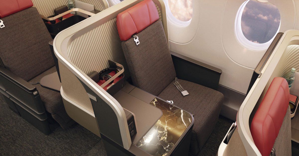 Um novo alerta de viagem mostra disponibilidade de ida e volta em Classe Executiva entre Fortaleza e Lisboa pela LATAM. O resgate começa em 138.485 milhas LATAM Pass + taxas, e quem precisa completar o saldo pode comprar milhas com até 65% de desconto até sexta-feira.

Com o desconto, o custo cai para até R$ 24,50 por mil milhas para portadores do cartão LATAM Pass Itaú, deixando a emissão completa em cerca de R$ 3.405,50 + taxas. É uma oportunidade forte para voar de classe executiva para a Europa sem pagar o valor cheio.