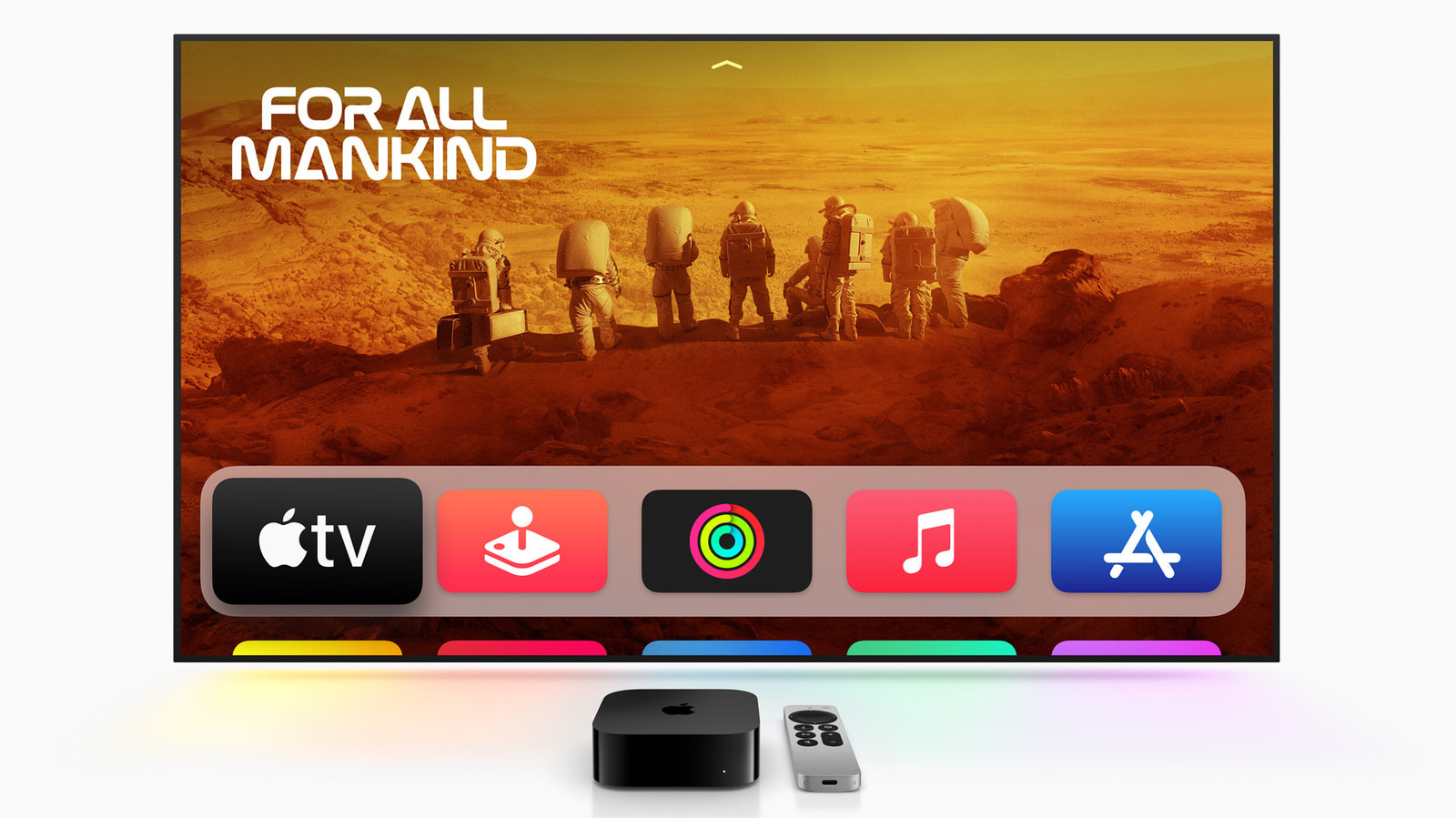 O Apple TV está fora do ar desde a tarde de 30 de setembro, deixando assinantes sem acesso a seus programas e filmes favoritos. Outros serviços da Apple, como App Store, Fitness+, Music e compras de assinaturas, voltaram ao normal em poucas horas, mas o Apple TV segue indisponível.

Os avisos de status da Apple dizem que os serviços podem estar indisponíveis devido a manutenção programada, mas a empresa não explicou por que sua plataforma de streaming demora mais para se recuperar. A falha escancara como até os ecossistemas mais refinados da tecnologia podem quebrar quando serviços essenciais saem do ar.