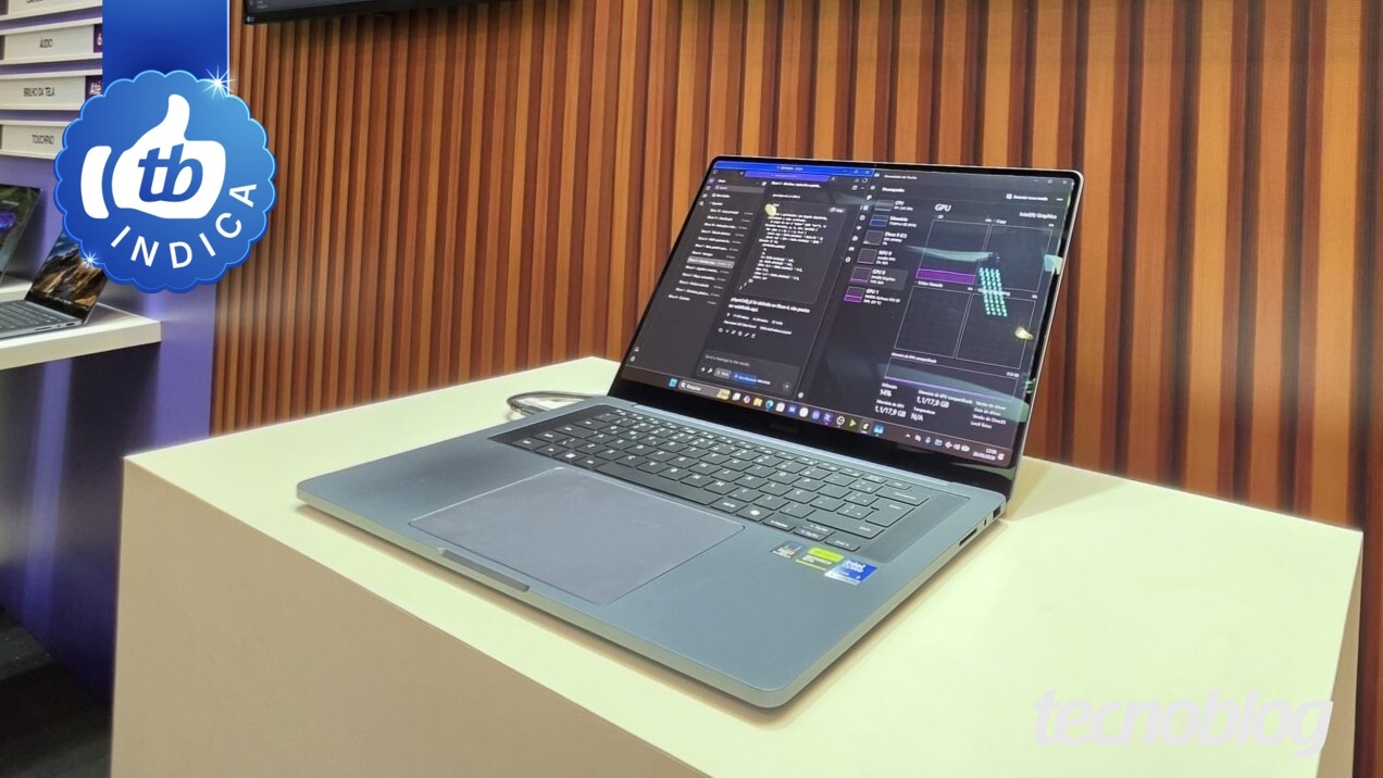 A safra de 2026 de notebooks com placa de vídeo dedicada chegou com força total. Do Acer Predator Helios Neo 16 com RTX 5070 ao finíssimo Samsung Galaxy Book6 Ultra, essas máquinas são feitas para gamers, criadores e para quem não aceita gráficos integrados.

O Tecnoblog reuniu dez das opções mais fortes, comparando processador, memória, tela e taxa de atualização com o uso real. Modelos de entrada e intermediários com RTX 4050 dão conta do dia a dia, enquanto conjuntos com RTX 5060, RTX 5070 e até RTX PRO 1000 entregam performance máxima para edição, 3D e jogos em alta taxa de quadros.

Um alerta que vale repetir: a indústria dos jogos segue perseguindo lucros recordes enquanto corta empregos e fecha estúdios. Compre com consciência, valorize seu dinheiro e lembre que a melhor máquina é aquela que realmente atende ao que você precisa.