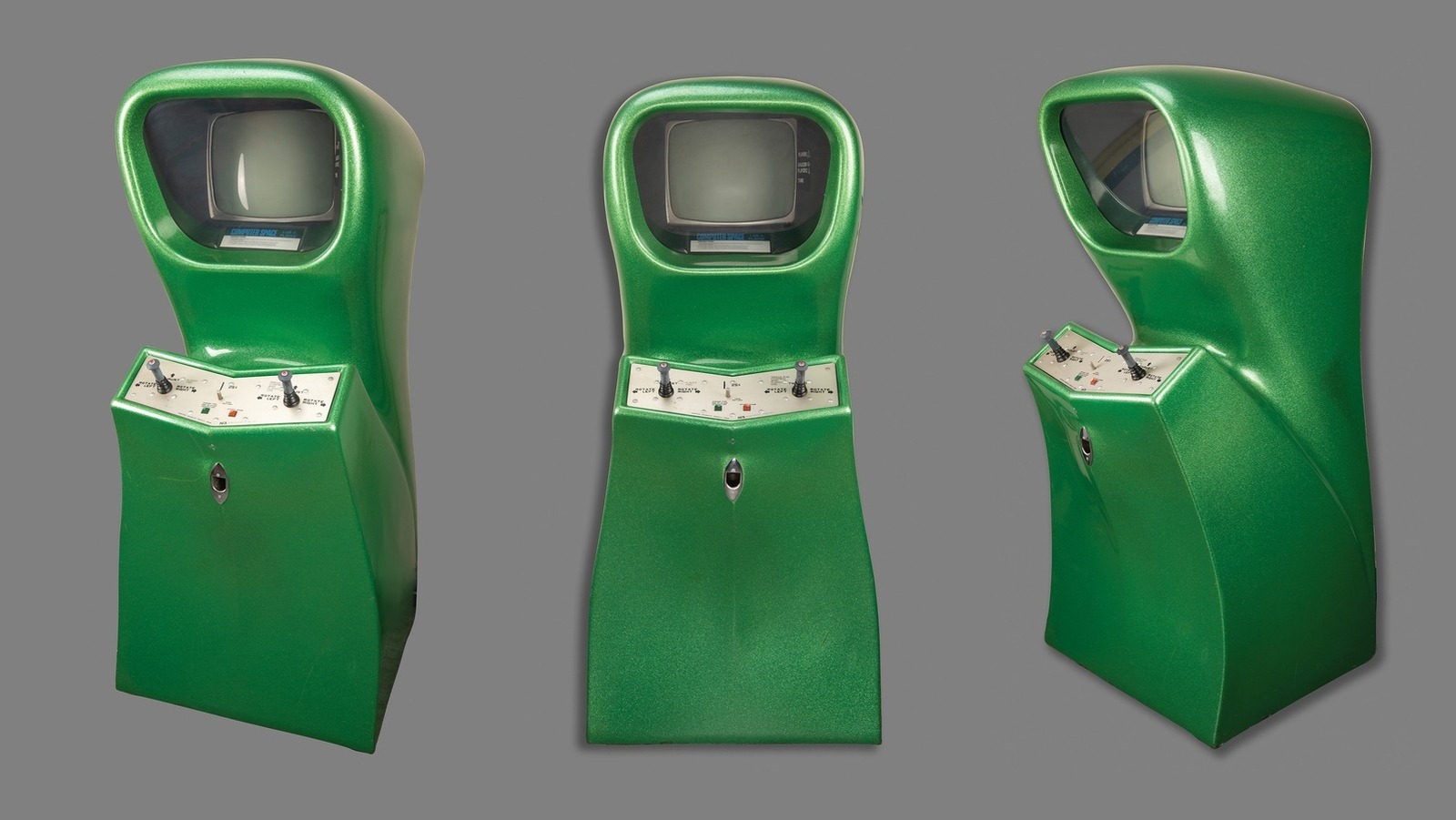 Volte ao início dos fliperamas com um raro gabinete Computer Space de dois jogadores leiloado. Produzido em 1973 pela Nutting Associates, esta máquina verde brilhante é uma das peças mais raras da história dos videogames já oferecidas ao público.

Com lances já acima de US$ 6.700 e subindo, o gabinete totalmente funcional foi chamado de 'provavelmente o jogo de fliperama mais raro do mundo' por David Perry, programador de Earthworm Jim. Ele faz parte de um leilão gigante de tecnologia retrô em homenagem a Steve Jobs, com encerramento em 20 de agosto.