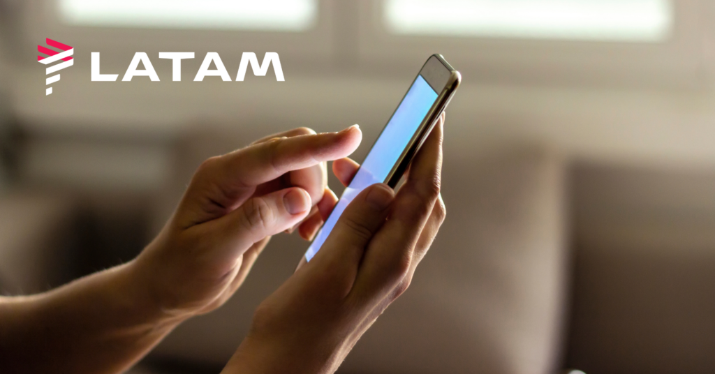 Pagar por uma viagem ficou muito mais simples. A LATAM liberou o suporte ao Apple Pay dentro do seu aplicativo, permitindo que usuários de iPhone paguem por voos, escolha de assentos, bagagem extra e seguro viagem por aproximação, sem precisar tirar o cartão da carteira.

O movimento deixa claro que as carteiras digitais sem contato estão virando o padrão para quem viaja, e as companhias aéreas correm para acompanhar essa mudança.

Para quem cruza fronteiras com frequência, combinar esse checkout sem atrito com uma conta multimoeda inteligente deixa cada viagem mais barata e prática. A Nomad é uma ótima opção para gastos no exterior, com o código de indicação TWUSX2GB7T, e a Wise se destaca em transferências internacionais de baixo custo e cartão global.