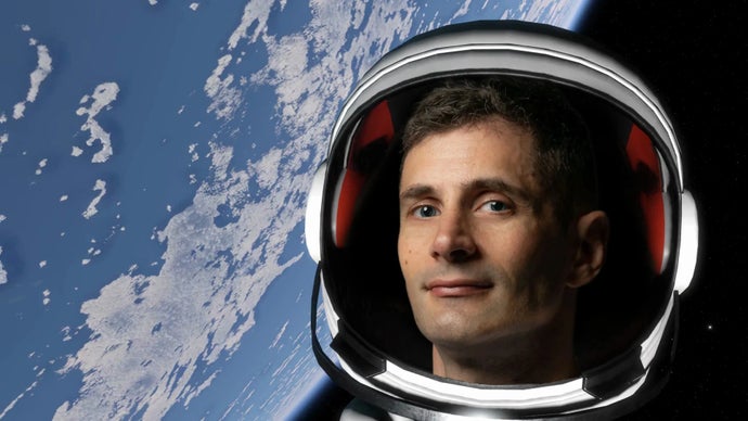 Dean Hall, criador de DayZ, Icarus e Kitten Space Agency, soltou uma bomba na indústria dos games. Em um texto inflamado, ele afirma que o setor está apodrecendo por dentro, movido pela ganância, pela corrida por preços cada vez mais baixos e por uma cultura em que desenvolvedores entregam o controle do próprio trabalho para empresas com interesses que não são os seus.

Ele mirou diretamente na Unreal Engine, da Epic, e na Unity, questionando a responsabilidade e os royalties dessas engines, e relembrou um diálogo com o chefe da Epic, Tim Sweeney, que o deixou insatisfeito. Sua resposta é o Brutal: um framework gratuito e de código aberto, sem royalties e com acesso total ao código-fonte, já usado em Kitten Space Agency.

Para Hall, é uma luta por independência. Se as ferramentas são públicas e podem ser copiadas e adaptadas pelos próprios devs, o poder volta para quem de fato faz os jogos. É um grito por integridade criativa contra o controle corporativo, e já está sacudindo a conversa.