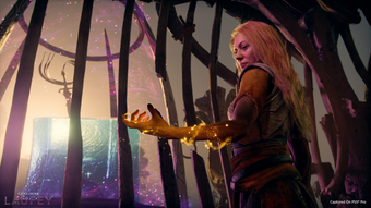 God of War: Laufey está oficialmente em pré-venda e marca um momento histórico: Faye, a guerreira Jötunn e mãe de Atreus, assume o protagonismo como a primeira mulher a liderar a franquia. O lançamento acontece em 16 de fevereiro de 2027 para PlayStation 5, por R$ 399, com cosméticos exclusivos e versão em mídia física na pré-venda.

Os detalhes de gameplay já empolgam. Faye usa o Arco da Serpente, uma arma que muda de forma e pode morder inimigos no corpo a corpo ou explodir flechas à distância, com os modos Precisão e Mira Livre e as Placas de Serpente para customização profunda. Uma espada completa o arsenal para combates estratégicos.

A pré-venda também escancara um problema feio da indústria: a PlayStation vai parar de lançar jogos em mídia física em 2028, e GTA 6 será só digital. Cobrar preço cheio, prender cosméticos atrás da pré-venda e matar a mídia física é capitalismo agressivo disfarçado de conveniência. Defenda o bem-estar dos desenvolvedores, a integridade criativa e preços justos.