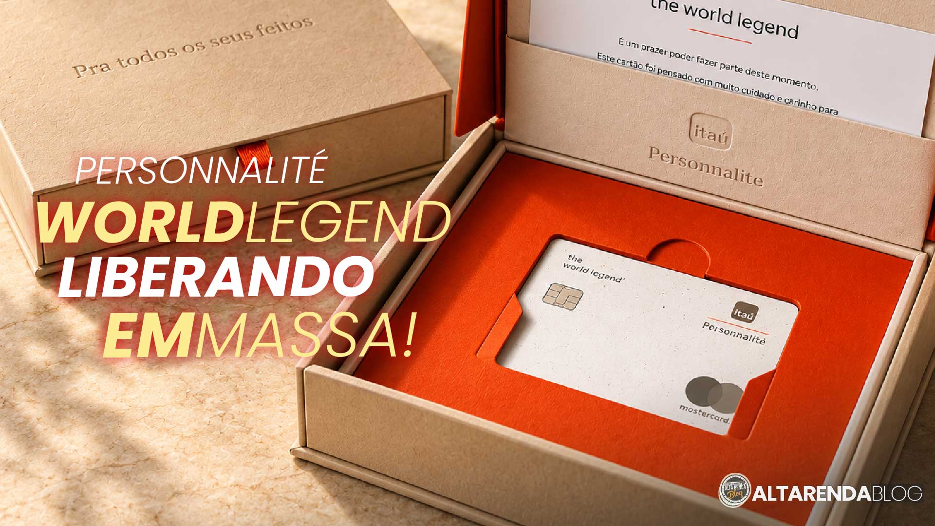 O Itaú Personnalité voltou a abrir as portas para o Mastercard The World Legend, um dos cartões mais desejados do seu portfólio. Uma nova leva de convites e aprovações está chegando aos clientes, com o kit físico sendo entregue em casa e confirmando a expansão gradual do acesso a um grupo selecionado de alto relacionamento.

Os atrativos são fortes: até 5 pontos por dólar que não expiram, salas VIP LoungeKey ilimitadas para titular e adicionais, benefícios na rede Fasano e na Soho House e até seis cartões adicionais gratuitos. A anuidade de R$4.000 pode ser zerada conforme gastos e relacionamento, transformando o cartão em uma ferramenta de viagem e status para quem cumpre os critérios.