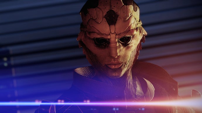 O fechamento da BioWare e o cancelamento de Mass Effect 5 provocaram uma forte reação criativa. O compositor da trilogia original de Mass Effect agora planeja regravar a trilha sonora do trailer vazado de Mass Effect Universe para o N7 Day, afirmando que quer que a música represente de verdade sua visão. A ação transforma um vídeo interno de apresentação em uma declaração pública sobre o que foi perdido.

Outro compositor aclamado também compartilhou 20 minutos de músicas criadas para o projeto cancelado. O contexto importa: o fechamento da BioWare atingiu 50 funcionários e fez parte de uma reestruturação mais ampla da EA que afetou centenas de pessoas, poucos meses depois de a EA ser adquirida pelo Savvy Games Group, da Arábia Saudita, e pela firma de capital privado de Jared Kushner. É assim que a consolidação movida pelo lucro age na indústria dos games.