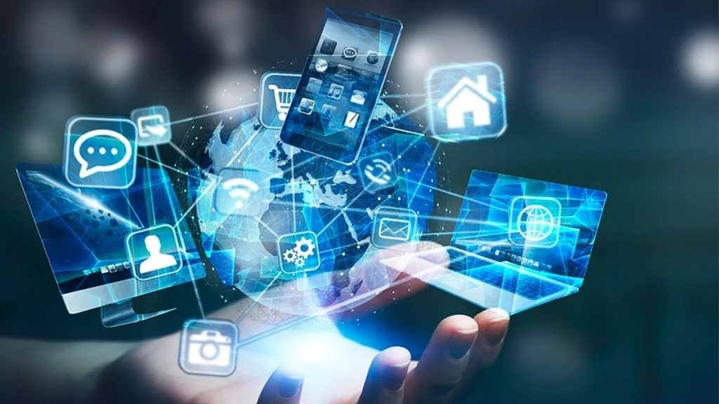 Chega de tecnofobia e de tecnofetichismo: o que importa é quem controla a tecnologia. O texto propõe um debate político-econômico de peso: a IA não é neutra e, sozinha, não resolve — nem destrói — empregos. É o modelo econômico que decide se a inovação vira desenvolvimento ou dependência.

Do Vale do Silício ao Brasil desindustrializado, a lição é clara: sem Estado forte, política industrial e educação, a inteligência artificial concentra riqueza e poder. O futuro do trabalho e da economia não está escrito nos algoritmos, mas nas escolhas políticas feitas agora.

É um chamado para tirar o debate da superfície e colocá-lo onde ele realmente acontece: no projeto nacional de desenvolvimento.