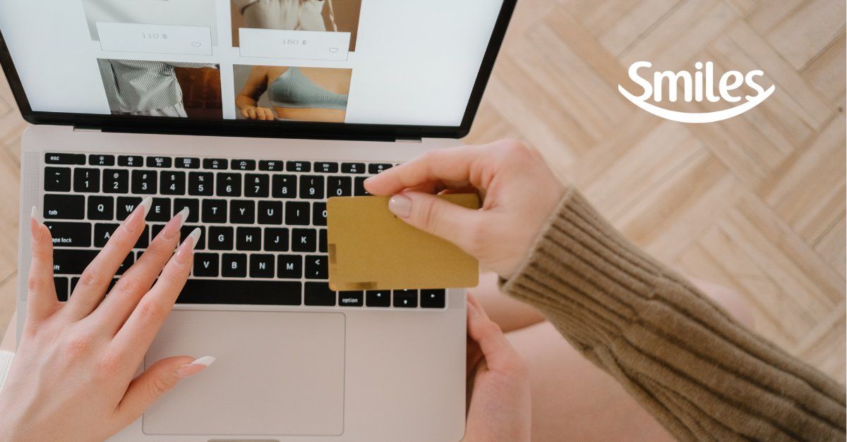 A Smiles acaba de lançar uma promoção imperdível para assinantes do Clube: até 315% de bônus na compra de milhas. A oferta é válida até as 23h59 da próxima sexta-feira (23).

Com o bônus máximo, o custo por mil milhas pode cair para R$ 16,84, tornando essa uma das melhores oportunidades recentes para turbinar seu saldo.

Os bônus variam de 225% no plano 1.000 até 315% para o plano 20.000 ou categoria Diamante. As milhas compradas têm validade de 12 meses, e as bonificadas, 6 meses.