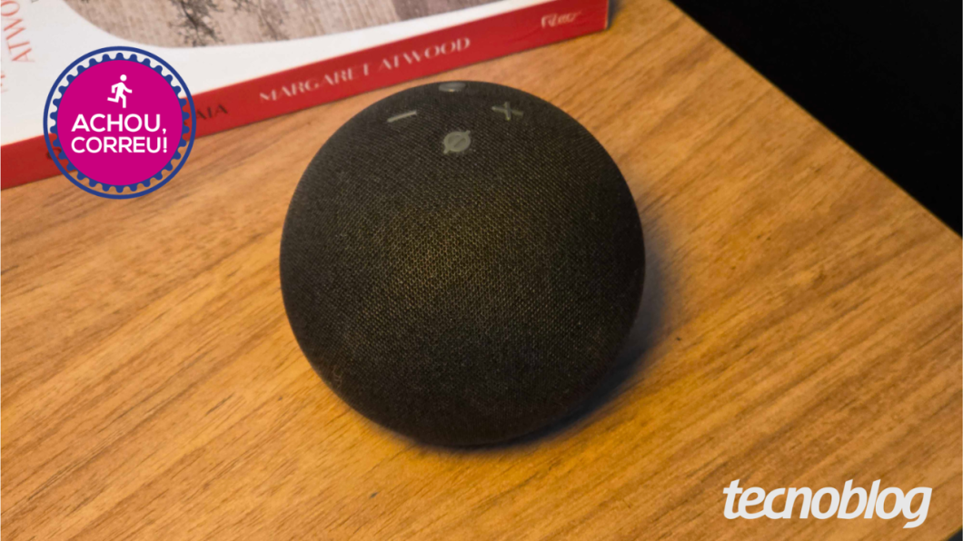 A semana Alexa da Amazon esquenta: o Echo Dot de 5ª geração está saindo por R$ 329 parcelados em até 6x, um desconto de 28% sobre o preço original de R$ 459. É uma das melhores ofertas de smart speaker do momento, e ainda vem com um bônus e tanto — acesso antecipado à nova Alexa+ turbinada por IA até o fim de outubro.

Com driver de 1,73 polegada, som mais encorpado, sensores de temperatura e movimento e suporte a Matter, a caixinha melhora sua música e ajuda a automatizar a casa. Quem já assina o Amazon Prime mantém o acesso à Alexa+ após o período promocional. Aproveite a oferta antes que ela suma.