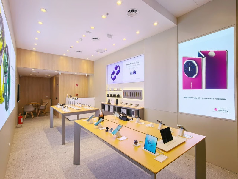A Huawei está inaugurando uma nova loja autorizada em São Paulo, marcando mais um grande passo na expansão física da marca no Brasil. O novo espaço no Shopping Center Norte abre no dia 3 de outubro de 2026, às 12h, convidando os consumidores a explorar de perto o ecossistema crescente da empresa.

Os visitantes poderão experimentar os lançamentos mais recentes da Huawei, incluindo a HUAWEI WATCH GT 7 Series, o HUAWEI WATCH 6, o HUAWEI WATCH D3 e os HUAWEI FreeBuds Neo. De wearables e áudio a smartphones, tablets e conectividade, a loja foi pensada para mostrar como a tecnologia Huawei se encaixa na rotina.